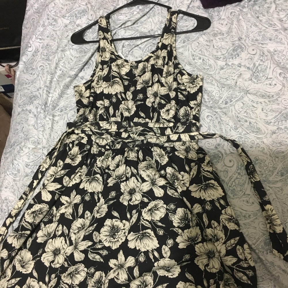 Forever21 Short Le Dress l Black & Cream l Size: L
